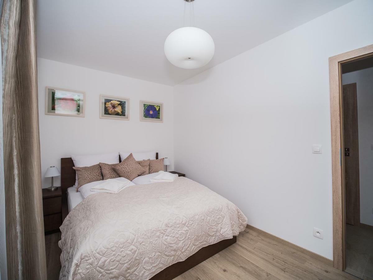 Apartamenty Bawaria ชกลาร์สกา ปอเรมบา ภายนอก รูปภาพ
