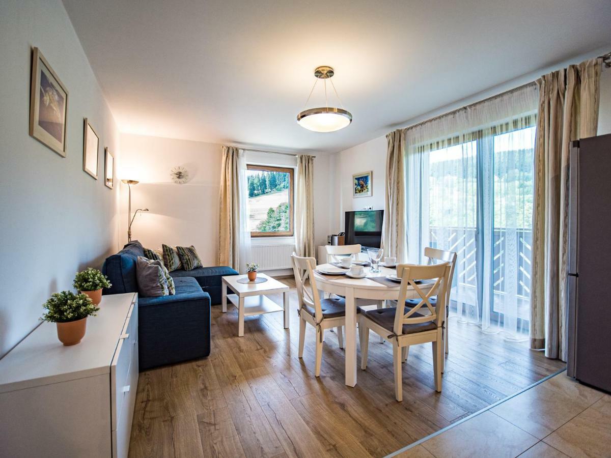 Apartamenty Bawaria ชกลาร์สกา ปอเรมบา ภายนอก รูปภาพ